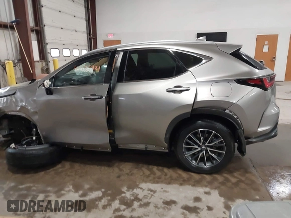2025 Lexus NX 350h with VIN 2T2AKCEZ8SC043058, listed as a IAAI auction lot 41525981 with 1,575 mi miles and . Bid and sale history available at DreamBid. Image 14.