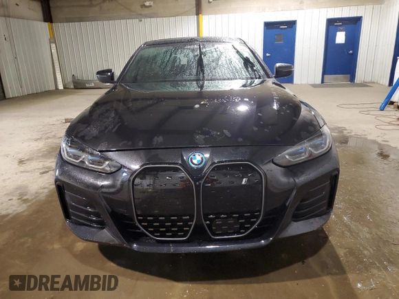 2022 BMW i4 eDrive40 z VIN WBY73AW02NFM83593, wystawiony jako Copart lot #69718443 z przebiegiem 3 352 mil mil oraz . Historia ofert i sprzedaży dostępna na DreamBid. Obrazek 5.