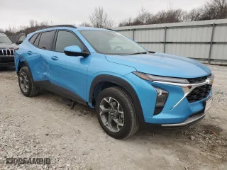 2025 Chevrolet Trax LT with VIN KL77LHEP9SC065664, listed as a Copart auction lot 44546065 with 3,243 mi miles and Salvage Title. Bid and sale history available at carsss.com. Image 4.