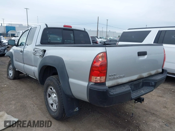 2006 Toyota Tacoma with VIN 5TEUX42N66Z233581, listed as a IAAI auction lot 41897141 with 153,117 mi miles and . Bid and sale history available at DreamBid. Image 3.