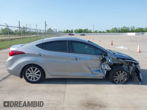 2015 Hyundai Elantra SE z VIN 5NPDH4AE8FH598295, wystawiony jako IAAI lot #42016527 z przebiegiem 119 958 mil mil oraz . Historia ofert i sprzedaży dostępna na DreamBid. Obrazek 13.