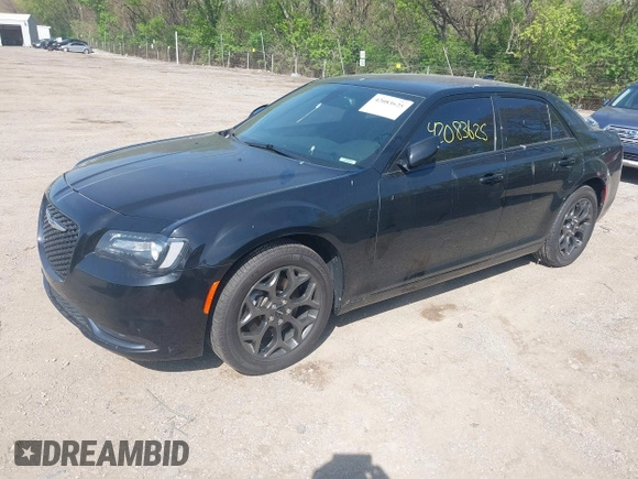 2016 Chrysler 300 S z VIN 2C3CCAGG4GH217056, wystawiony jako IAAI lot #42083625 z przebiegiem 90 977 mil mil oraz . Historia ofert i sprzedaży dostępna na DreamBid. Obrazek 2.