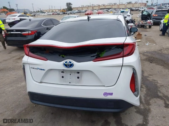 2018 Toyota Prius Prime Plus with VIN JTDKARFP8J3101625, listed as a IAAI auction lot 41768828 with NaN miles. Bid and sale history available at carsss.com. Image 17.
