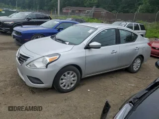 2015 Nissan Versa SV z VIN 3N1CN7AP6FL873141, wystawiony jako Copart lot #60823505 z przebiegiem 134 991 mil mil oraz Szkoda całkowita • Salvage title. Historia ofert i sprzedaży dostępna na DreamBid. Obrazek 1.