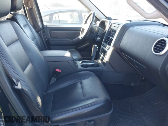 2007 Mercury Mountaineer z VIN 4M2EU47E67UJ01656, wystawiony jako IAAI lot #41263945 z przebiegiem 158 219 mil mil oraz . Historia ofert i sprzedaży dostępna na DreamBid. Obrazek 5.