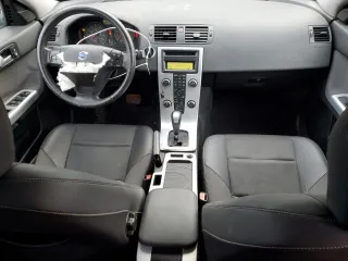 2010 Volvo V50 with VIN YV1382MW9A2563063, listed as a Copart auction lot 82183694 with 181,464 mi miles and Salvage Title. Bid and sale history available at carsss.com. Image 8.