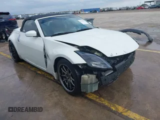 2005 Nissan 350Z Touring with VIN JN1AZ36A35M752130, listed as a IAAI auction lot 41275821 with 133,077 mi miles. Bid and sale history available at carsss.com. Image 1.