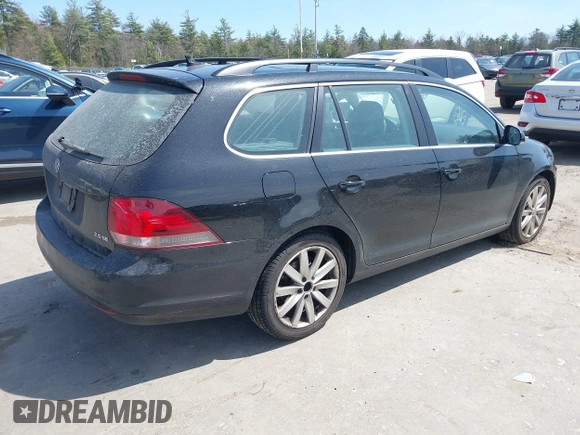 2012 Volkswagen Jetta SportWagen SE with VIN 3VWPP7AJ8CM618837, listed as a IAAI auction lot 42079950 with 182,719 mi miles. Bid and sale history available at carsss.com. Image 4.