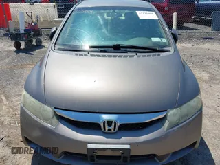 2009 Honda Civic LX z VIN 1HGFA16519L004488, wystawiony jako IAAI lot #42231008 z przebiegiem 239 870 mil mil oraz . Historia ofert i sprzedaży dostępna na DreamBid. Obrazek 6.