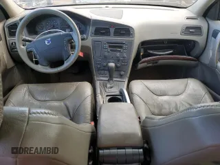 2002 Volvo V70 with VIN YV1SZ58D821058884, listed as a Copart auction lot 49517425 with 240,644 mi miles and Salvage title. Bid and sale history available at DreamBid. Image 8.