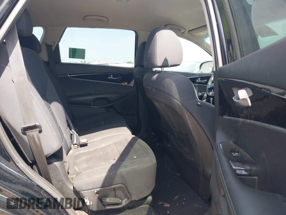 2019 Kia Sorento L z VIN 5XYPG4A39KG534430, wystawiony jako IAAI lot #42255655 z przebiegiem 167 437 mil mil oraz . Historia ofert i sprzedaży dostępna na DreamBid. Obrazek 8.