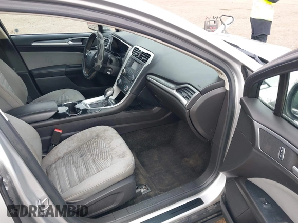 2016 Ford Fusion S z VIN 1FA6P0G72G5121270, wystawiony jako IAAI lot #41879078 z przebiegiem 174 331 mil mil oraz . Historia ofert i sprzedaży dostępna na DreamBid. Obrazek 5.