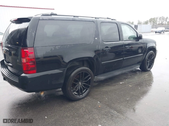2007 Chevrolet Suburban LTZ with VIN 3GNFC16077G117408, listed as a IAAI auction lot 41834363 with 187,857 mi miles. Bid and sale history available at carsss.com. Image 4.