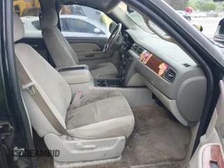 2007 GMC Yukon XL SLT z VIN 1GKFK16327J211852, wystawiony jako IAAI lot #42318099 z przebiegiem 225 000 mil mil oraz . Historia ofert i sprzedaży dostępna na DreamBid. Obrazek 5.