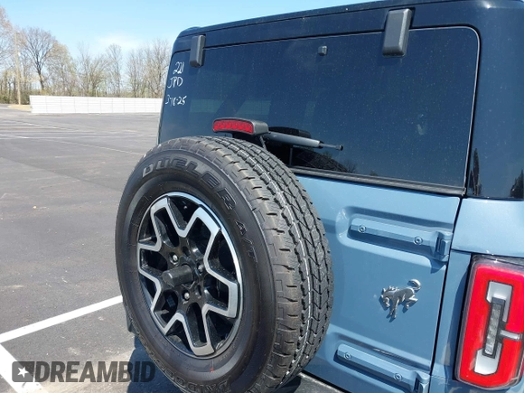 2024 Ford Bronco Outer Banks with VIN 1FMDE8BH8RLB21905, listed as a IAAI auction lot 41903020 with 2,665 mi miles. Bid and sale history available at carsss.com. Image 17.