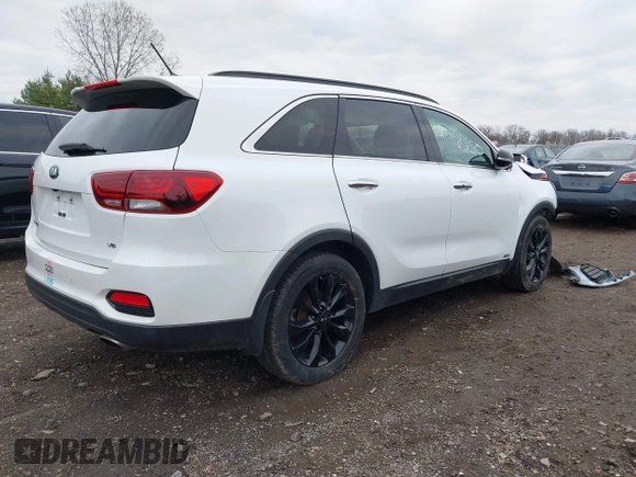 2020 Kia Sorento LX V6 with VIN 5XYPGDA57LG691635, listed as a IAAI auction lot 41918250 with 68,003 mi miles. Bid and sale history available at carsss.com. Image 4.