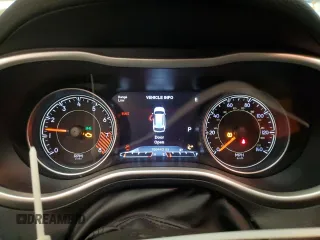 2015 Jeep Cherokee Trailhawk z VIN 1C4PJMBS8FW665607, wystawiony jako Copart lot #51536715 z przebiegiem 166 443 mil mil oraz Szkoda całkowita • Salvage title. Historia ofert i sprzedaży dostępna na DreamBid. Obrazek 9.