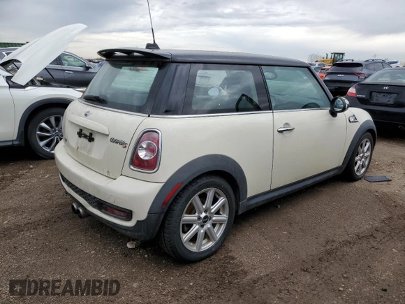 2011 MINI Hardtop S with VIN WMWSV3C50BTY22301, listed as a Copart auction lot 54020975 with 196,707 mi miles and Clean Title. Bid and sale history available at DreamBid. Image 3.
