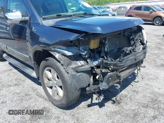2014 Nissan Armada SV z VIN 5N1AA0NC2EN607107, wystawiony jako IAAI lot #42198605 z przebiegiem 241 099 mil mil oraz . Historia ofert i sprzedaży dostępna na DreamBid. Obrazek 6.
