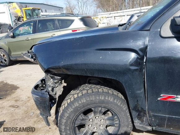 2015 Chevrolet Silverado 1500 LT with VIN 1GCVKREC4FZ434840, listed as a IAAI auction lot 41777732 with 224,400 mi miles. Bid and sale history available at carsss.com. Image 6.