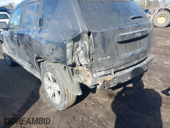 2016 Jeep Compass Latitude with VIN 1C4NJDEB7GD746114, listed as a IAAI auction lot 41571587 with 112,645 mi miles. Bid and sale history available at carsss.com. Image 6.