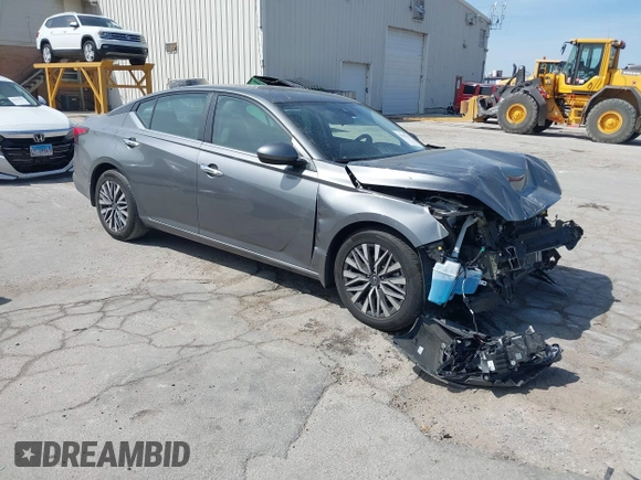 2023 Nissan Altima SV z VIN 1N4BL4DV3PN410873, wystawiony jako IAAI lot #42055332 z przebiegiem 46 121 mil mil oraz . Historia ofert i sprzedaży dostępna na DreamBid. Obrazek 1.
