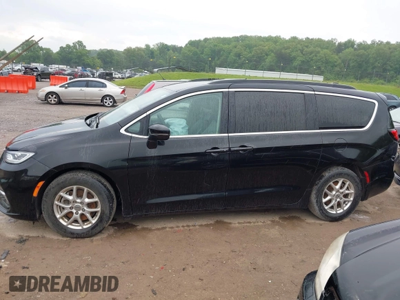 2022 Chrysler Pacifica Touring L with VIN 2C4RC1BG3NR106311, listed as a IAAI auction lot 42158651 with 68,473 mi miles and . Bid and sale history available at DreamBid. Image 15.