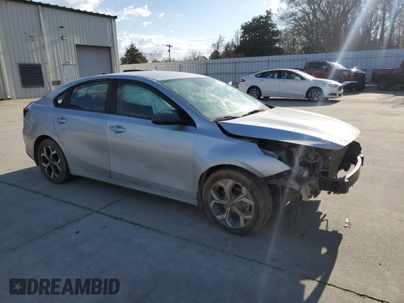 2019 Kia Forte LXS z VIN 3KPF24AD1KE119926, wystawiony jako Copart lot #49107035 z przebiegiem 79 623 mil mil oraz Szkoda całkowita • Salvage title. Historia ofert i sprzedaży dostępna na DreamBid. Obrazek 4.