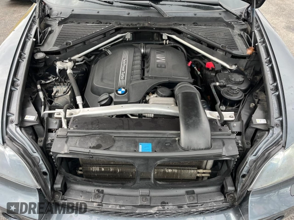 2011 BMW X5 35i with VIN 5UXZV4C58BL401755, listed as a Copart auction lot 49190535 with 104,082 mi miles and Clean Title. Bid and sale history available at carsss.com. Image 7.