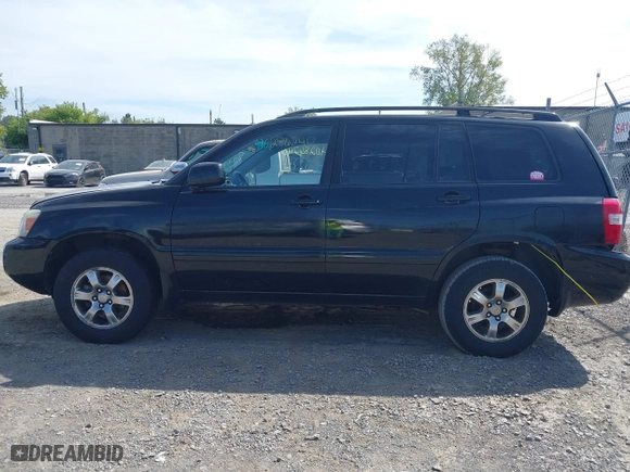 2004 Toyota Highlander with VIN JTEEP21A840016999, listed as a IAAI auction lot 40286240 with 117,053 mi miles. Bid and sale history available at carsss.com. Image 15.