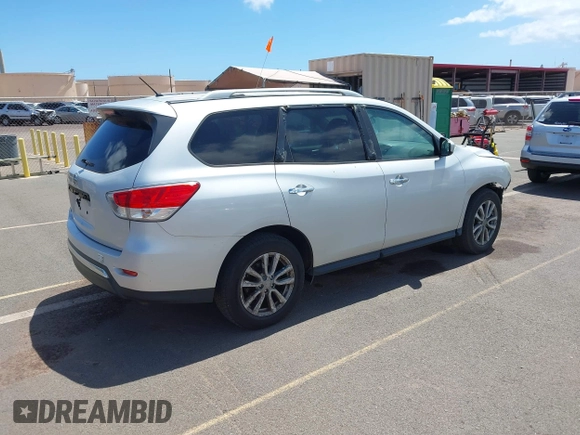 2016 Nissan Pathfinder SV with VIN 5N1AR2MN9GC615324, listed as a IAAI auction lot 42184115 with 67,673 mi miles. Bid and sale history available at carsss.com. Image 4.