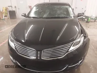 2015 Lincoln MKZ z VIN 3LN6L2J95FR620390, wystawiony jako IAAI lot #41586267 z przebiegiem 127 870 mil mil oraz . Historia ofert i sprzedaży dostępna na DreamBid. Obrazek 12.