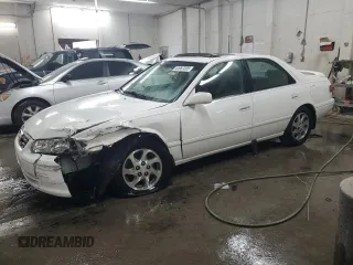2000 Toyota Camry CE with VIN 4T1BG22K7YU996749, listed as a Copart auction lot 41957205 with 197,160 mi miles and Salvage Title. Bid and sale history available at carsss.com. Image 1.