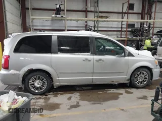 2011 Chrysler Town & Country Limited with VIN 2A4RR6DG3BR698226, listed as a IAAI auction lot 41598412 with 184,998 mi miles. Bid and sale history available at carsss.com. Image 13.