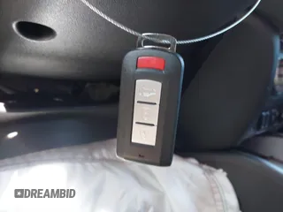 2023 Mitsubishi Outlander ES z VIN JA4ARUAU7PU009973, wystawiony jako IAAI lot #41739275 z przebiegiem 39 215 mil mil oraz . Historia ofert i sprzedaży dostępna na DreamBid. Obrazek 11.