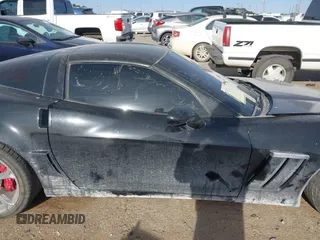 2013 Chevrolet Corvette Grand Sport 3LT с VIN 1G1YW2DW3D5100204, выставлен на аукционе IAAI как лот 41925431 с пробегом 64 962 миль миль и . История ставок и продаж доступна на DreamBid. Изображение 14.