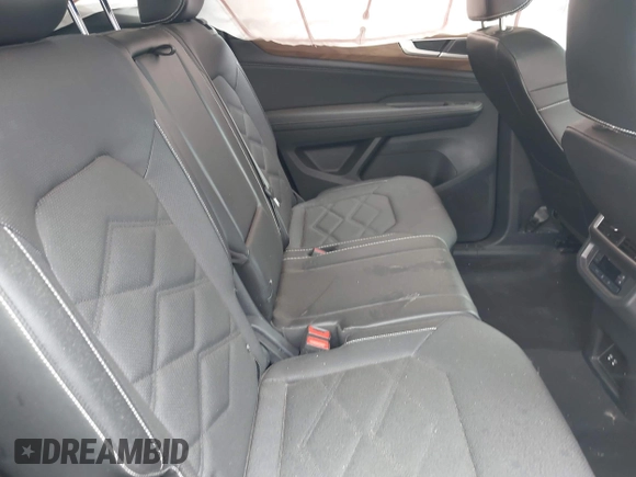2024 Volkswagen Atlas SE with VIN 1V2WR2CA3RC567670, listed as a IAAI auction lot 42719550 with 36,623 mi miles and . Bid and sale history available at DreamBid. Image 8.