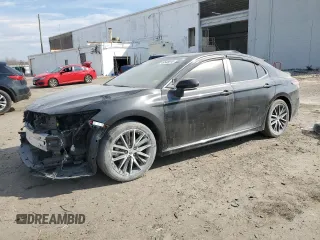 2022 Toyota Camry SE z VIN 4T1T11AK6NU036691, wystawiony jako Copart lot #49548015 z przebiegiem 41 574 mil mil oraz Szkoda całkowita • Salvage title. Historia ofert i sprzedaży dostępna na DreamBid. Obrazek 1.