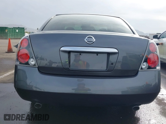 2005 Nissan Altima 3.5 SE with VIN 1N4BL11D75N478987, listed as a IAAI auction lot 41129015 with 123,746 mi miles. Bid and sale history available at carsss.com. Image 17.