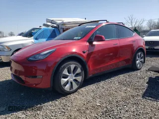 2021 Tesla Model Y Standard Range with VIN 5YJYGDED5MF132972, listed as a Copart auction lot 48732675 with 44,840 mi miles and Salvage Title. Bid and sale history available at carsss.com. Image 1.
