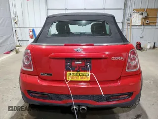 2014 MINI Convertible S z VIN WMWZP3C5XET706388, wystawiony jako Copart lot #51065435 z przebiegiem 122 379 mil mil oraz Szkoda całkowita • Salvage title. Historia ofert i sprzedaży dostępna na DreamBid. Obrazek 6.