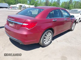2013 Chrysler 200 Limited with VIN 1C3CCBCGXDN528375, listed as a IAAI auction lot 42095856 with 182,008 mi miles. Bid and sale history available at carsss.com. Image 4.