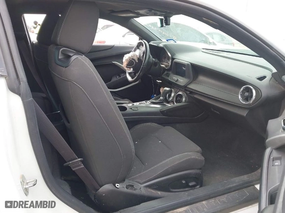 2016 Chevrolet Camaro 1LT with VIN 1G1FB1RS0G0182008, listed as a IAAI auction lot 41589059 with 53000 miles. Bid and sale history available at carsss.com. Image 5.