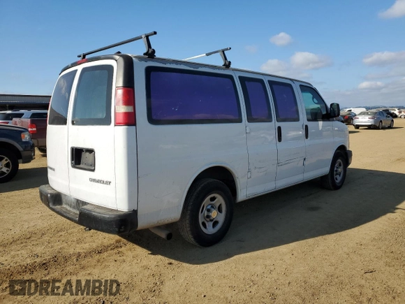 2004 Chevrolet Express Cargo Van with VIN 1GCFG15X841140041, listed as a Copart auction lot 41651635 with 171,503 mi miles and Salvage Title. Bid and sale history available at carsss.com. Image 3.