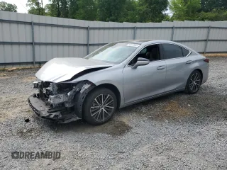 2022 Lexus ES 350 z VIN 58ADZ1B16NU137290, wystawiony jako Copart lot #53819995 z przebiegiem 28 349 mil mil oraz Szkody całkowita. Historia ofert i sprzedaży dostępna na DreamBid. Obrazek 1.