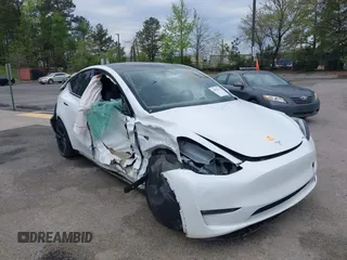 2021 Tesla Model Y Long Range with VIN 5YJYGDEE5MF232790, listed as a IAAI auction lot 41900175 with Not Provided miles. Bid and sale history available at carsss.com. Image 6.