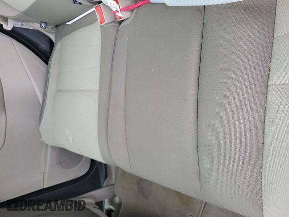 2014 Ford Escape SE z VIN 1FMCU9GX7EUC02600, wystawiony jako IAAI lot #42570755 z przebiegiem 86 871 mil mil oraz . Historia ofert i sprzedaży dostępna na DreamBid. Obrazek 12.