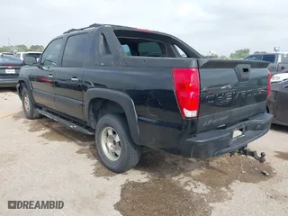 2006 Chevrolet Avalanche LT with VIN 3GNEC12Z06G111156, listed as a IAAI auction lot 41960742 with 258,380 mi miles. Bid and sale history available at carsss.com. Image 3.
