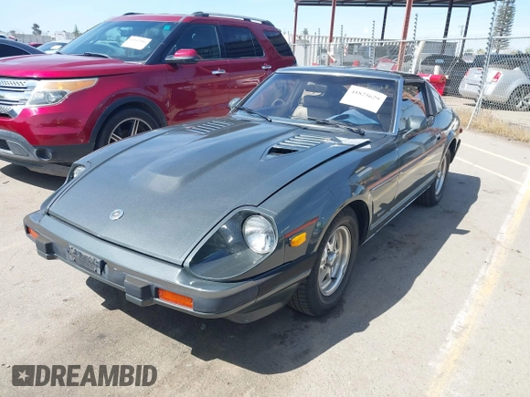 1983 Datsun 280ZX z VIN JN1HZ04S3DX579019, wystawiony jako IAAI lot #41825629 z przebiegiem 136 430 mil mil oraz . Historia ofert i sprzedaży dostępna na DreamBid. Obrazek 2.