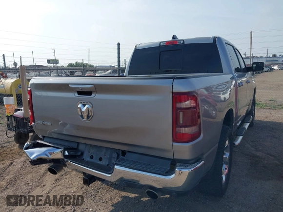 2019 Ram 1500 Big Horn z VIN 1C6RREFT6KN716958, wystawiony jako IAAI lot #41882909 z przebiegiem 119 991 mil mil oraz . Historia ofert i sprzedaży dostępna na DreamBid. Obrazek 4.